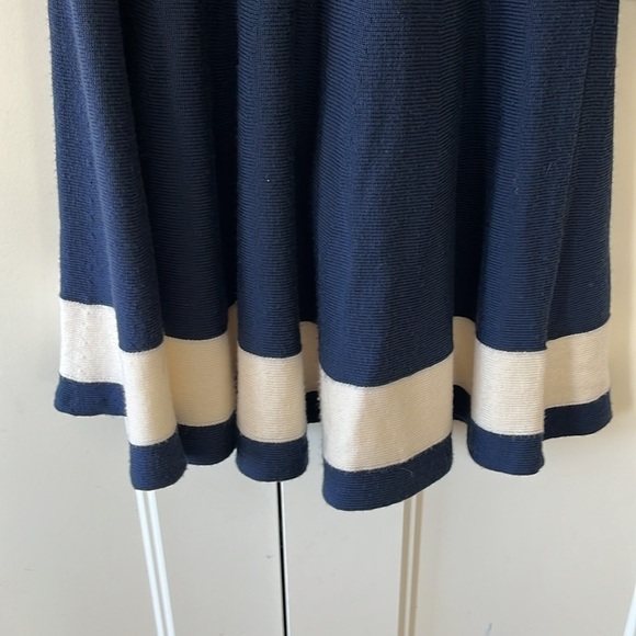 Vineyard Vines Merino Wool Sweater Dress - Size Medium - Picture 3 of 15